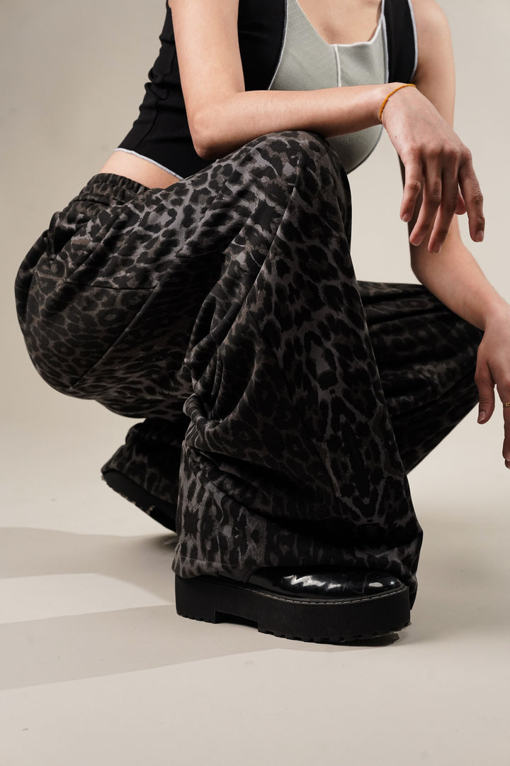 Women’s casual leopard print sweatpants