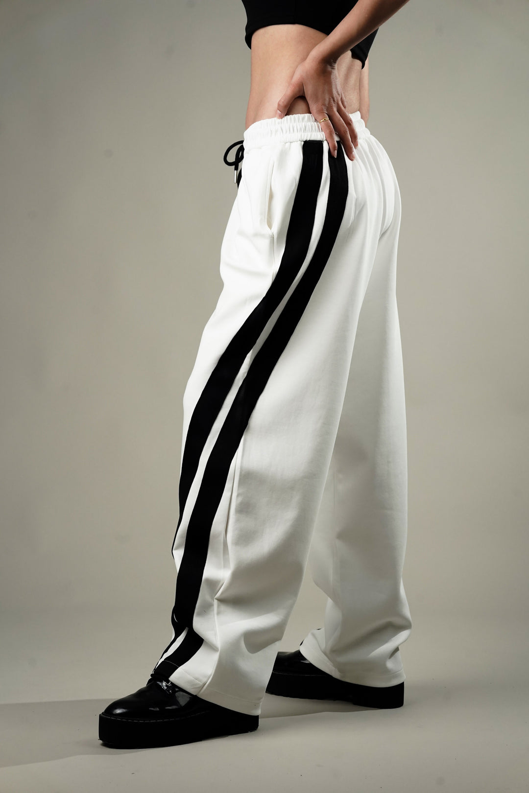 Women's white trousers for casual wear