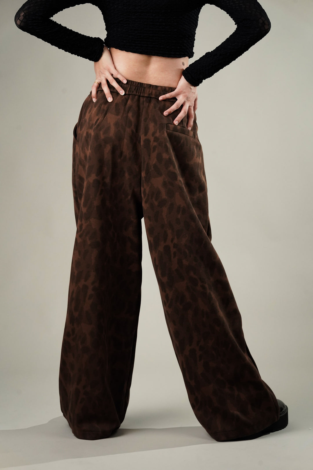 Stylish Leopard Print Pants for Casual Wear