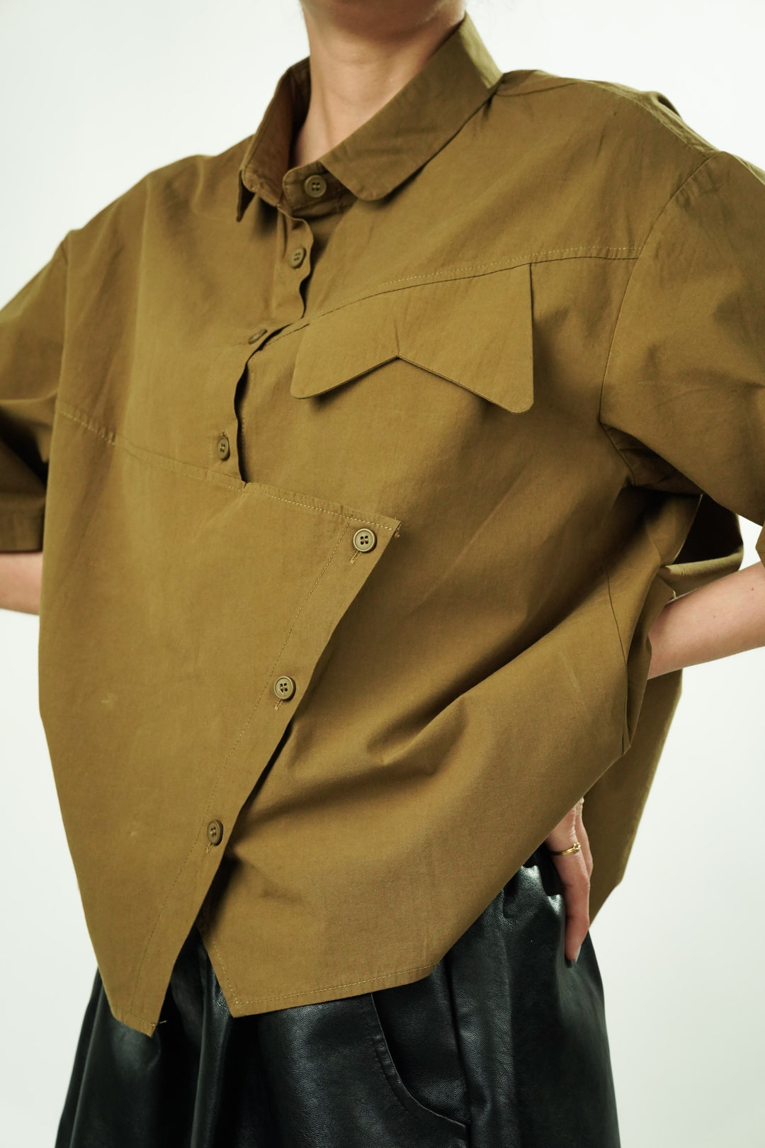Oversized olive green shirt for streetwear
