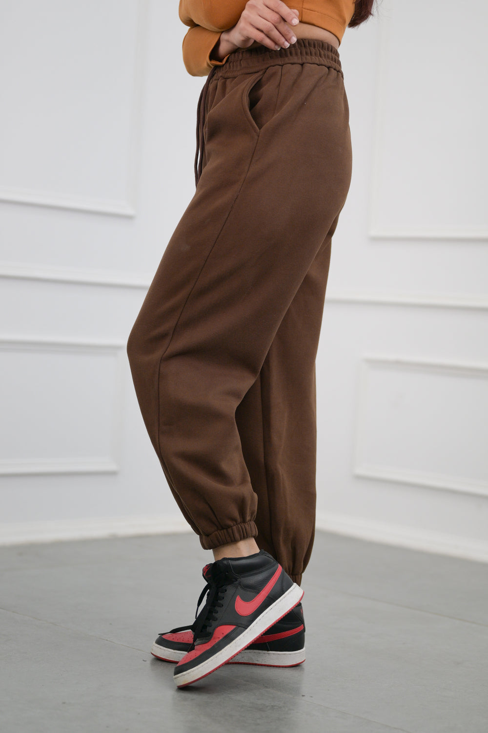 Cozy brown jogger pants for women