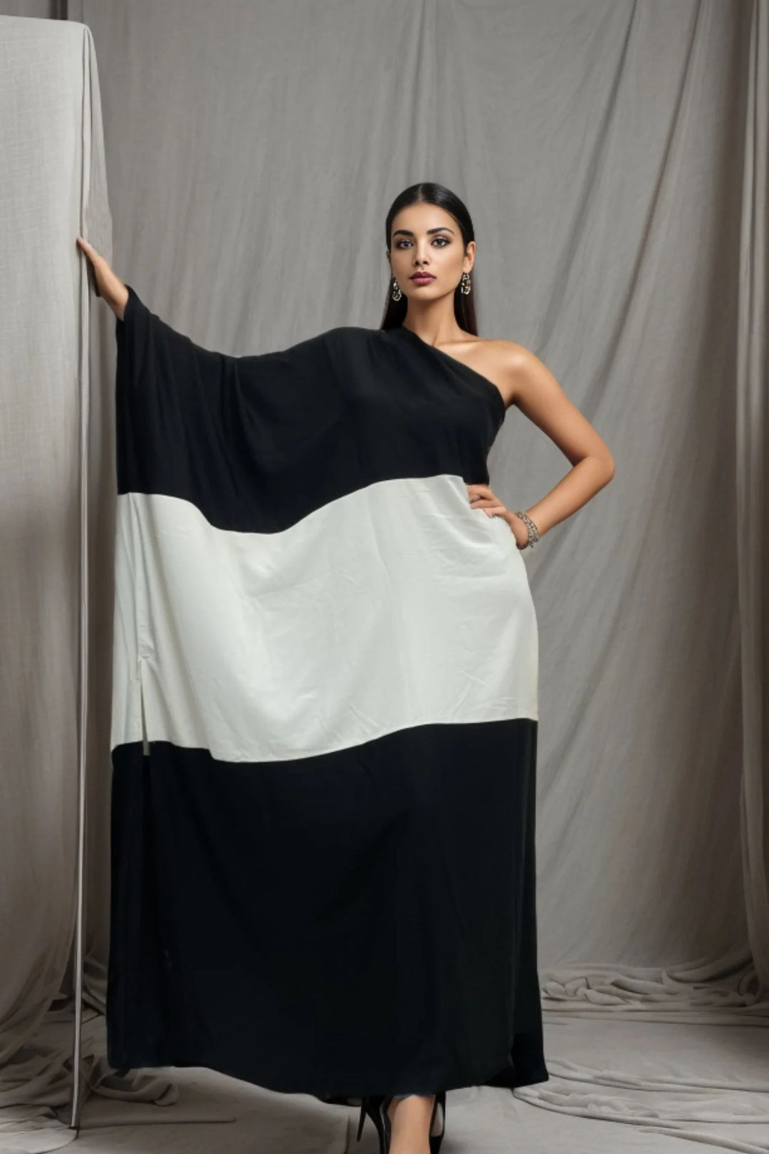 resort wear kaftan dress in black and white
