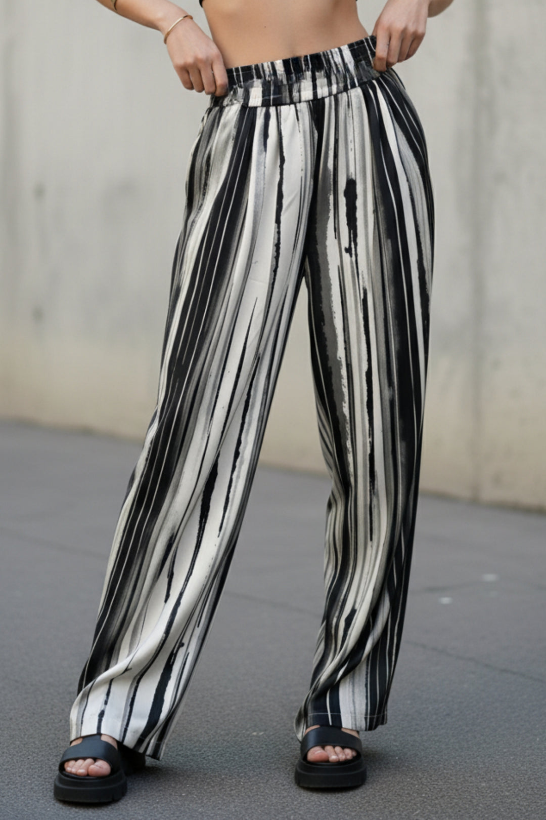 Black and White Stripes Effect Satin Pant