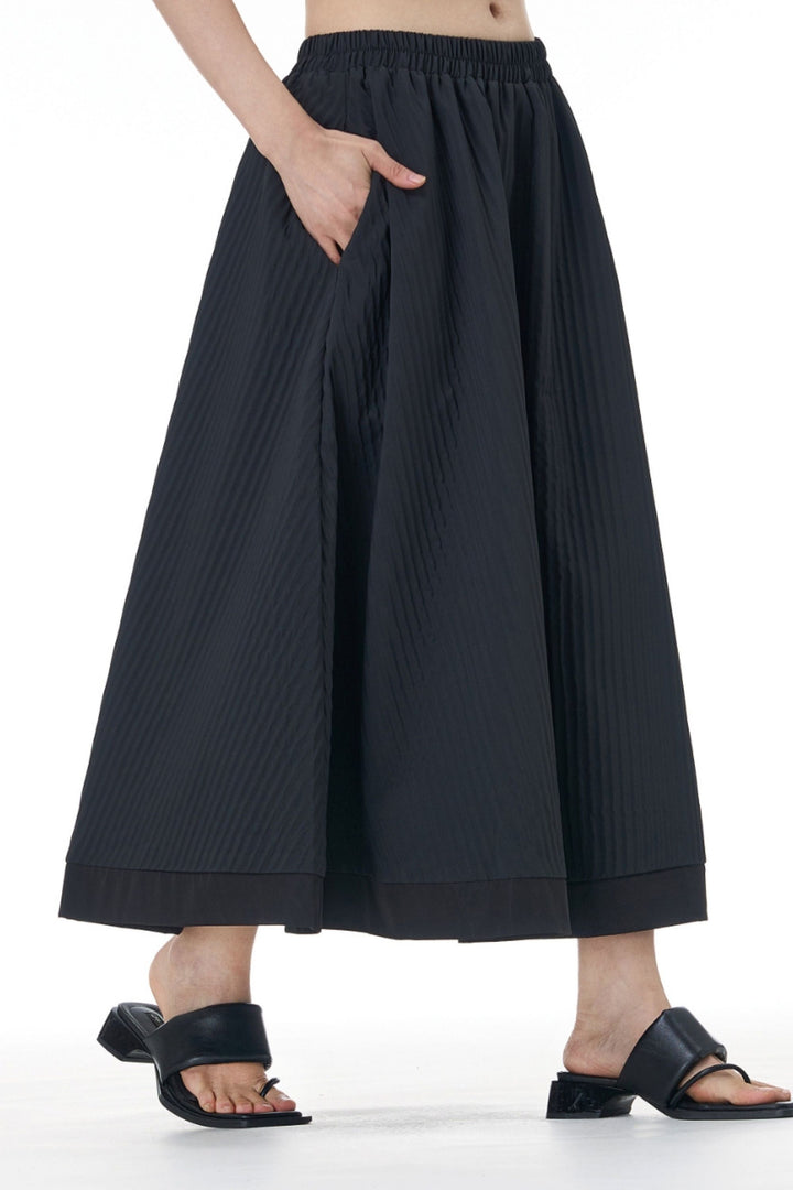 Casual black skirt co-ord with pockets