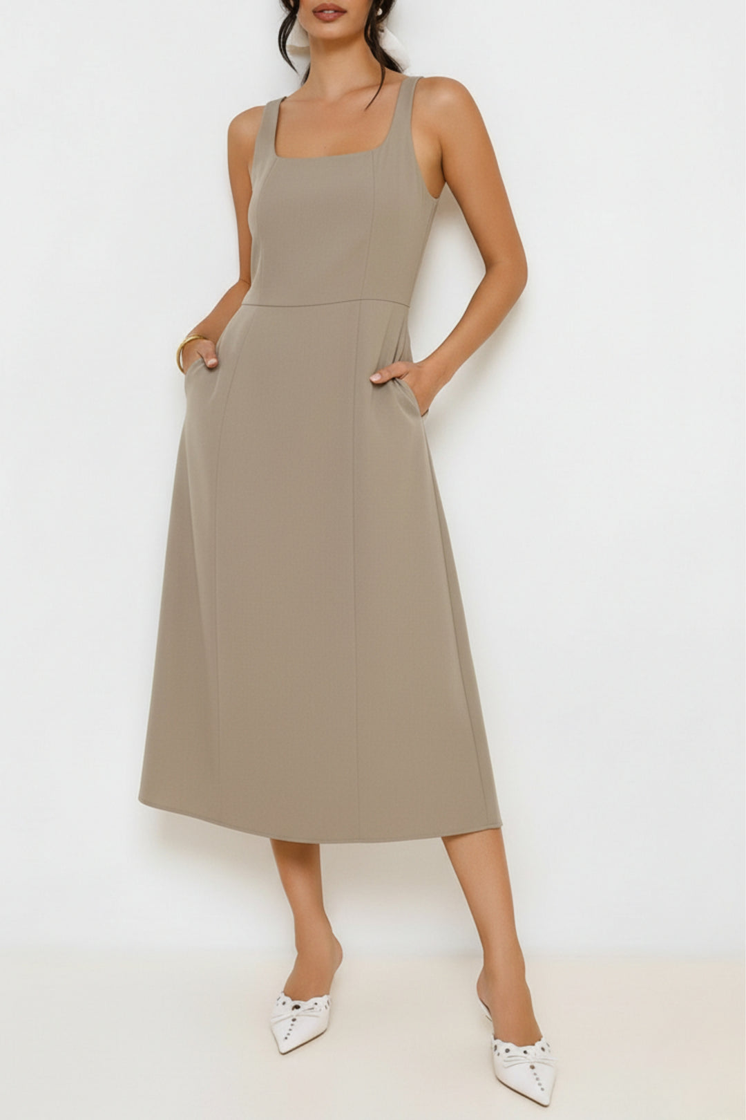Elegante Greige Sleeveless Dress