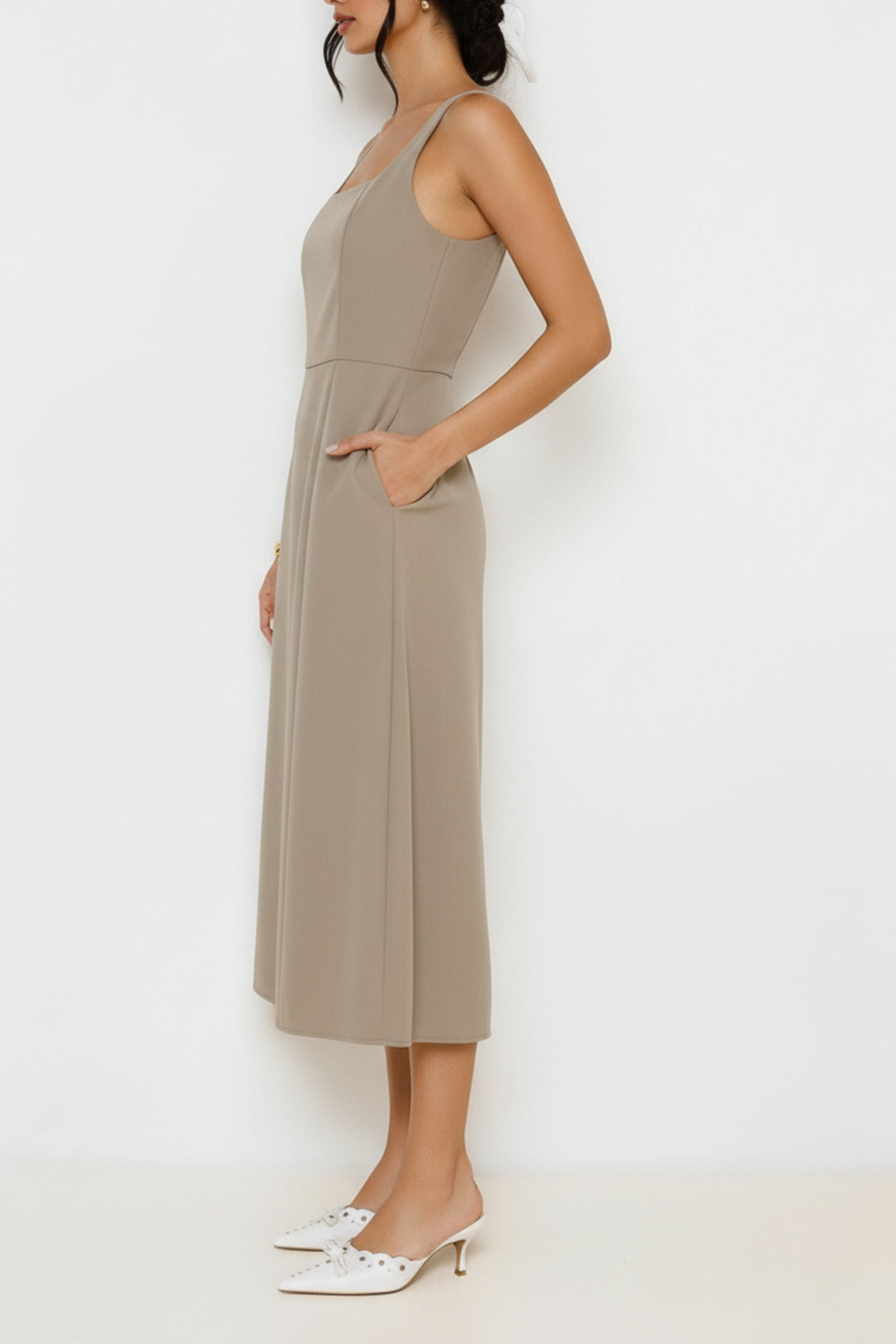 Elegante Greige Sleeveless Dress