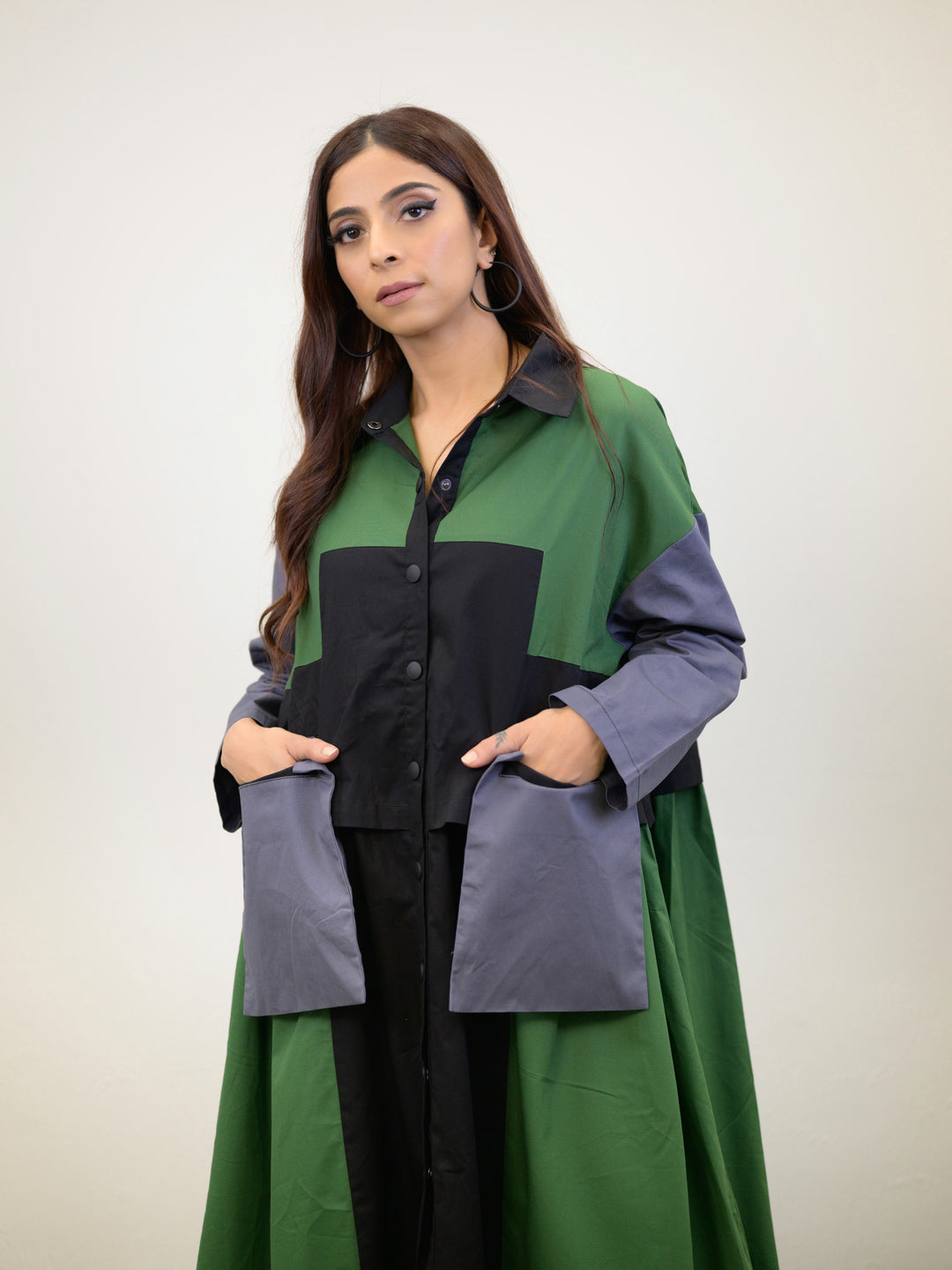 Trendy oversized dress with double front pockets