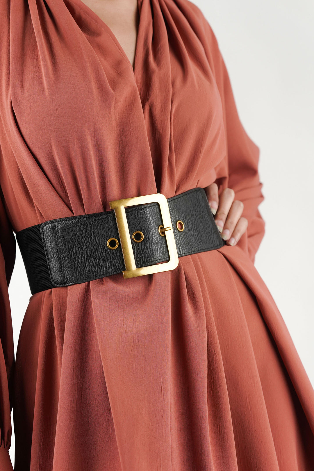 belt for women for dress Gold Dresses Gold Waist Belt Ladies Golden Belts Fancy Womens Fashion Metal Stretch Waist Metal Stretch Elastic Waistband Skinny Thin Girdle Women for Girls at Amazon Women's The belt is designed with a width of 3/4 (2.0 cm) Adjustable Thin Belt For Women