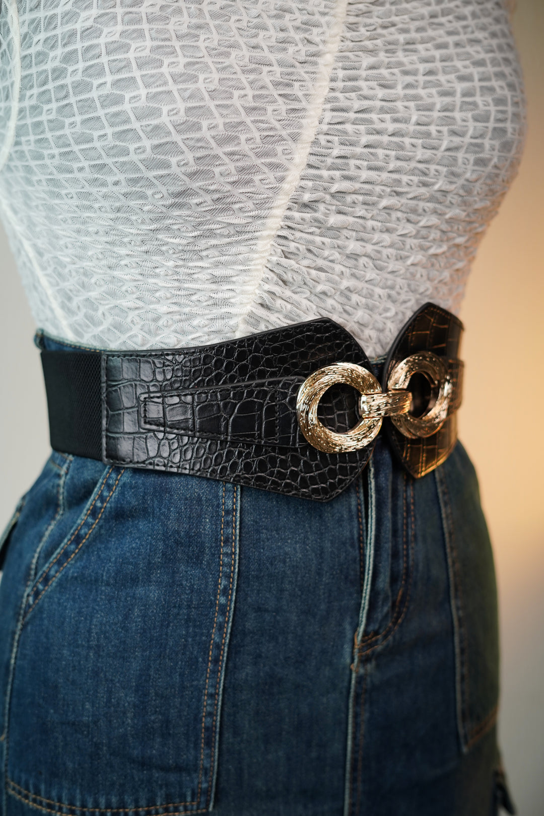 Chic Tanned Waist Belt with Circlet Hook