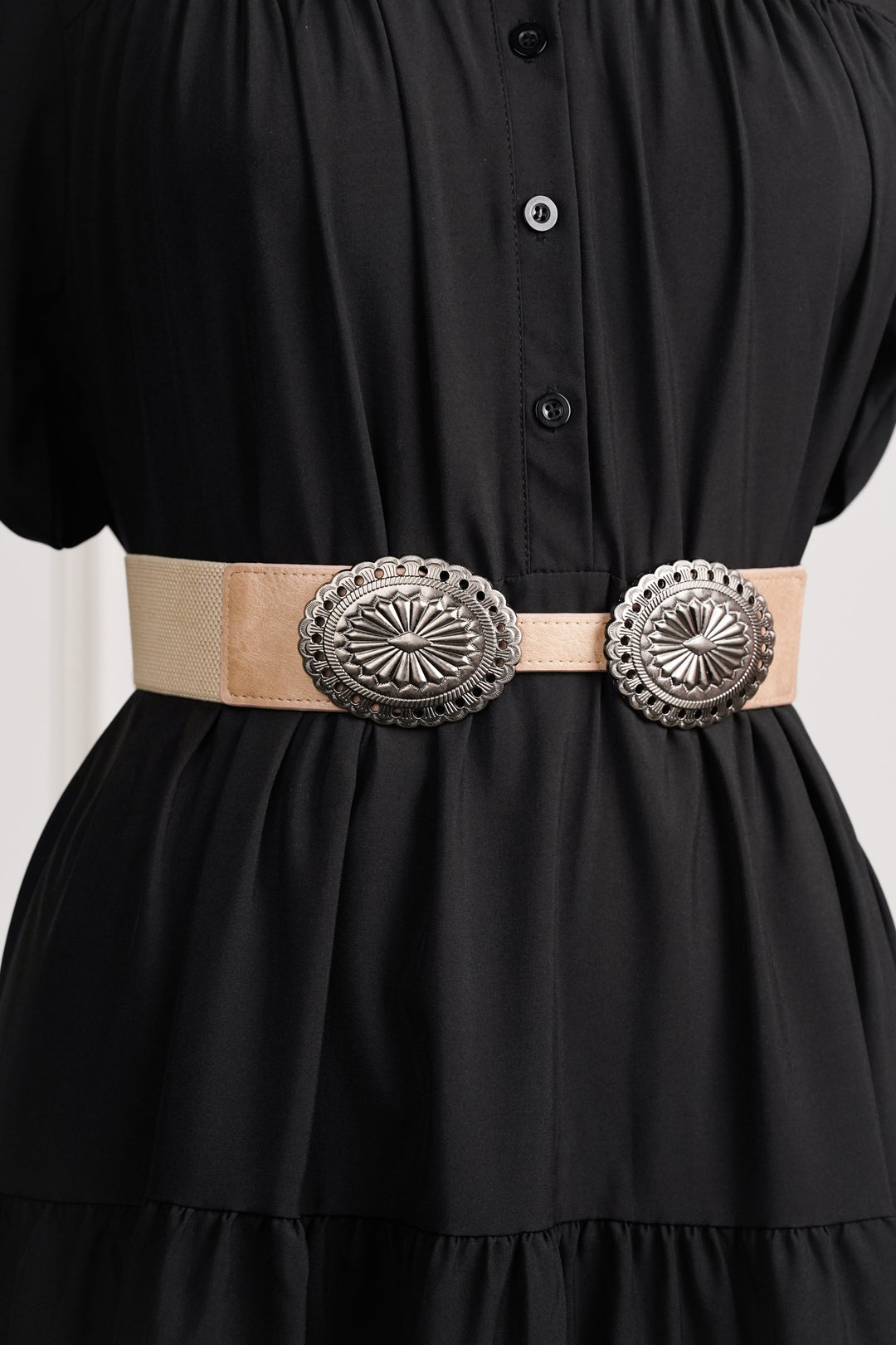 Beige oxidised buckle belt for elegant outfits