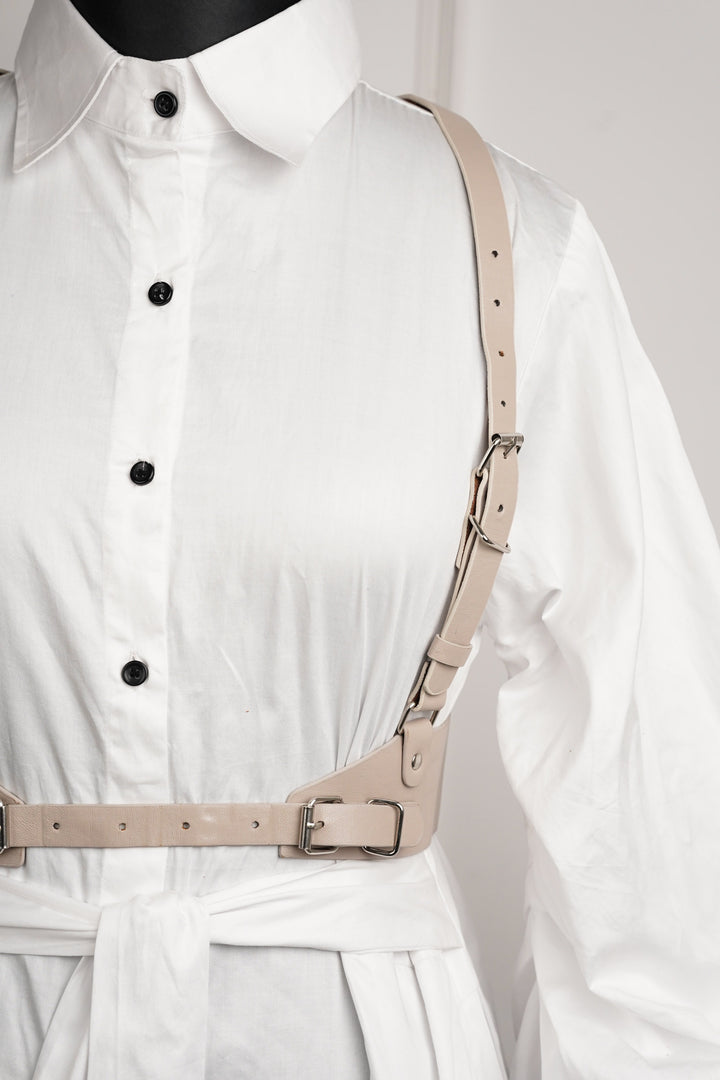 Elegant harness belt for chic appeal