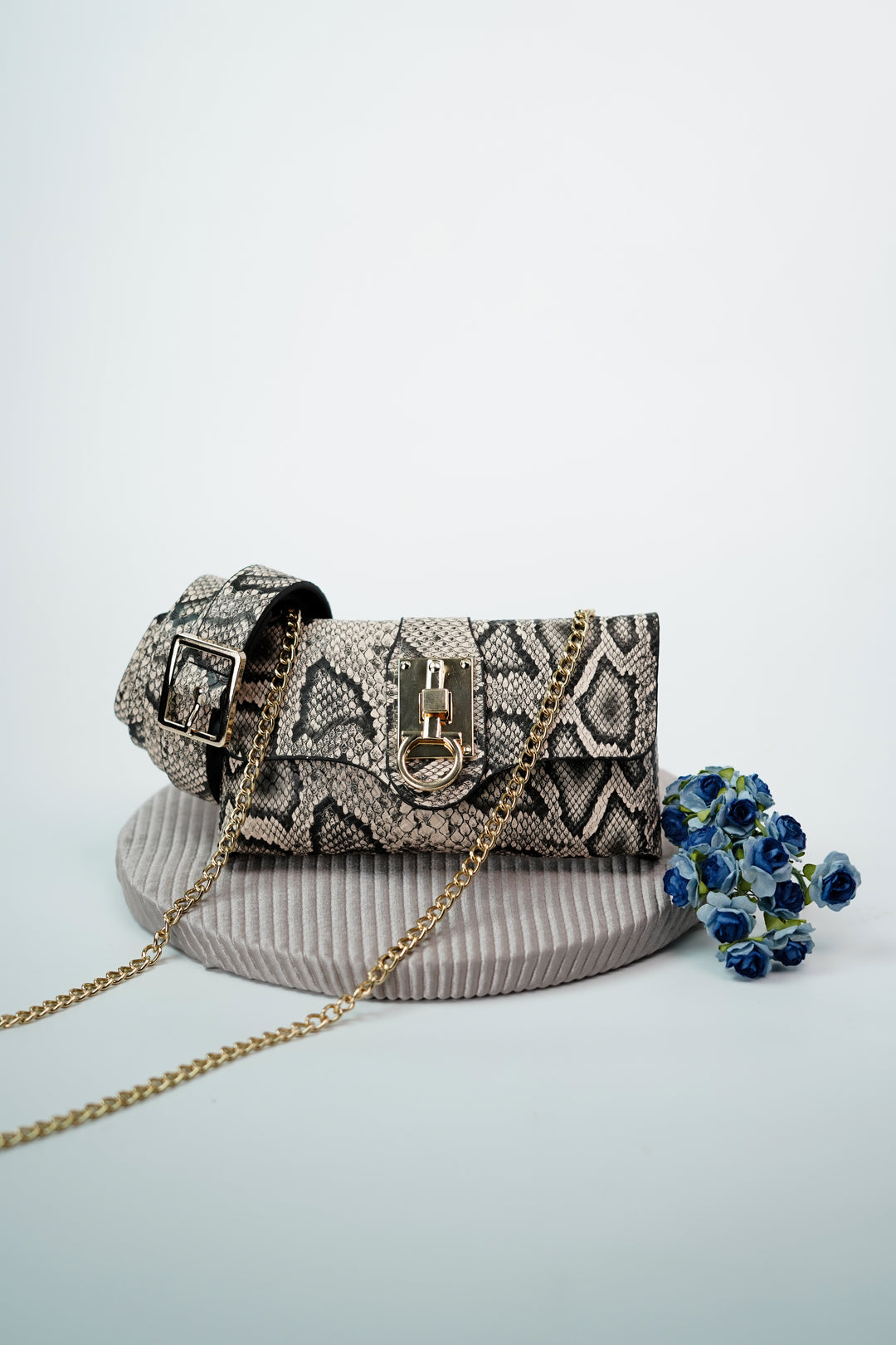Fashionably Crafted Python-Inspired Waist Pouch for Modern Edge