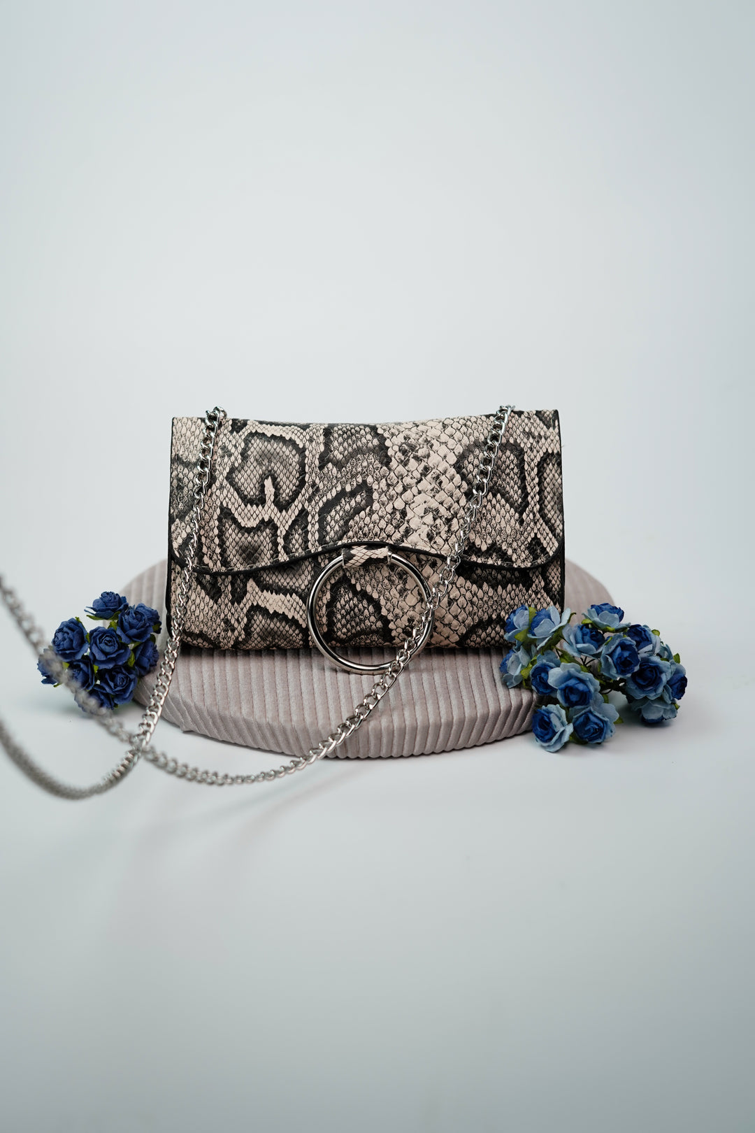 Elegantly Designed Reptile Print Sling Belt Bag for Exquisite Style
