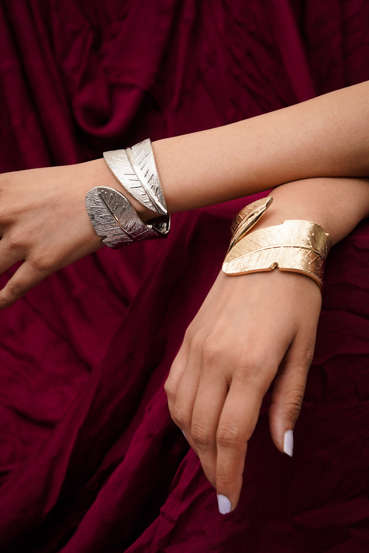 Fashion-forward leaf luxe cuff bangle for women