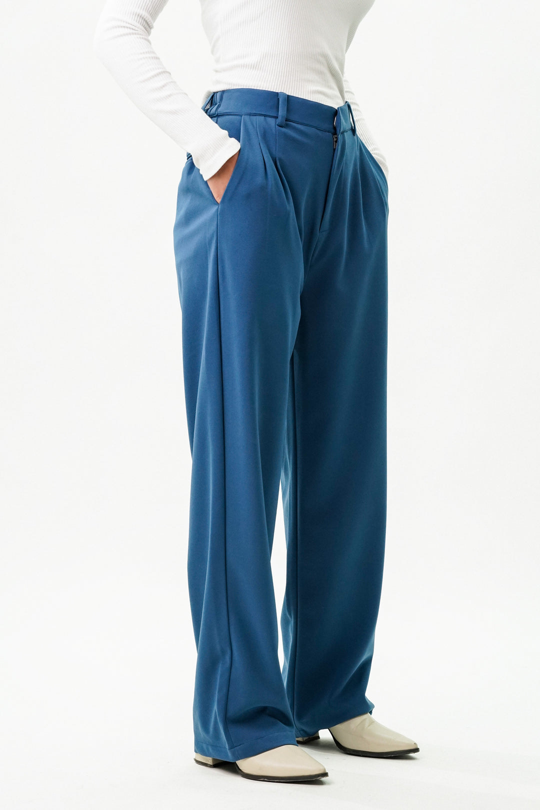 Blue straight fit trousers for office wear