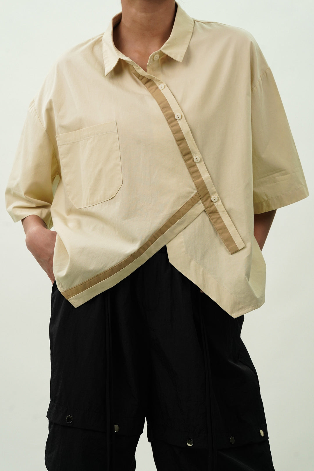 Oversized shirts with contemporary pocket 