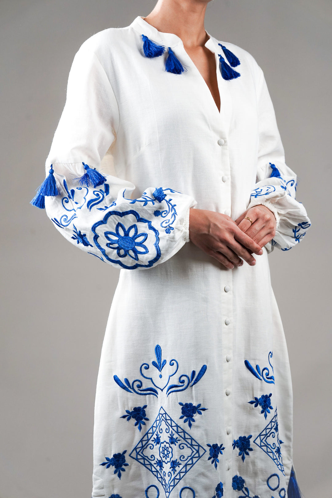 embroidery on white dress White Embroidered Cotton Dress With Tassels – Nolabels