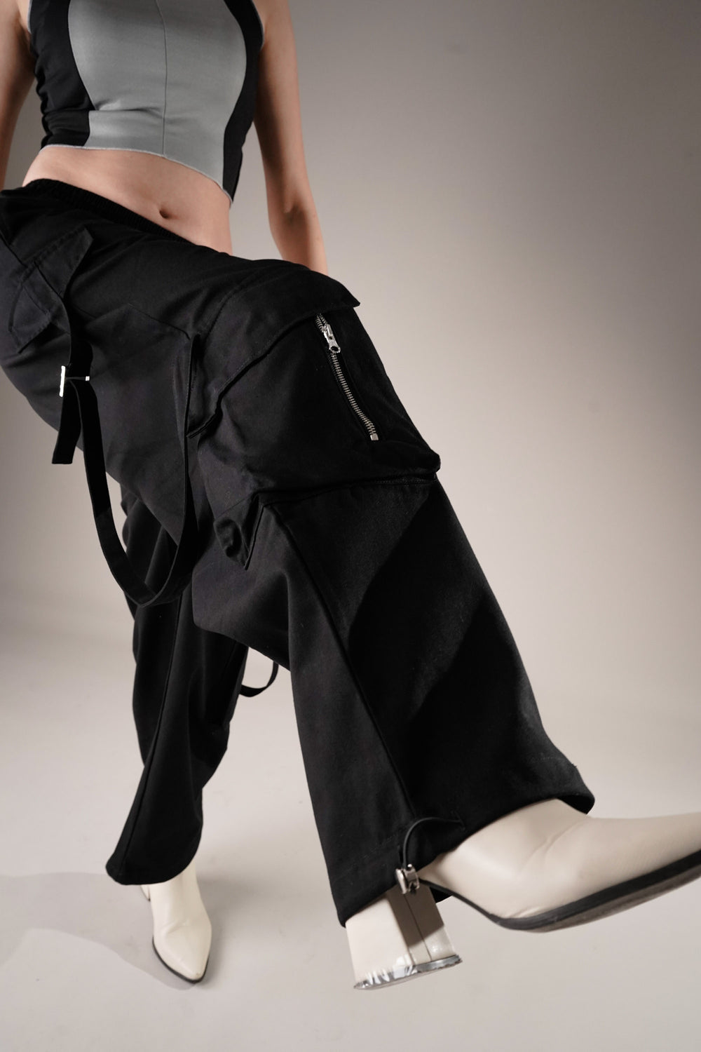 Black streetwear cargo pants online