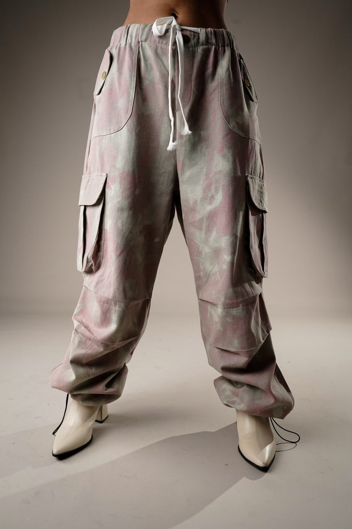 Comfortable oversized cargo pants for streetwear