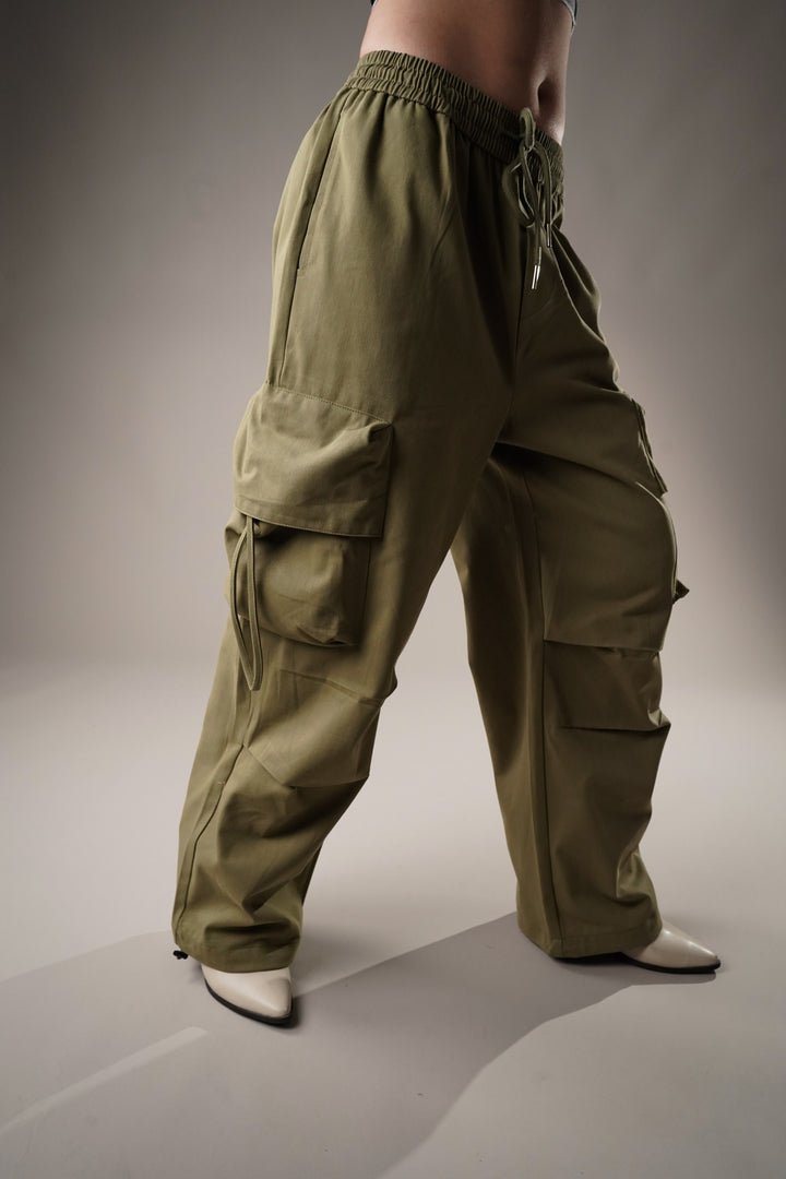 Loose-fit cotton blend cargo pants for streetwear