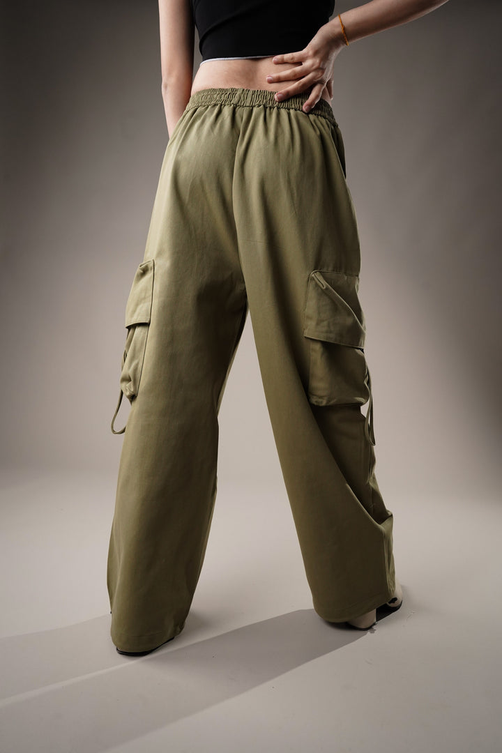 Comfortable cotton blend cargo pants for vacation wear
