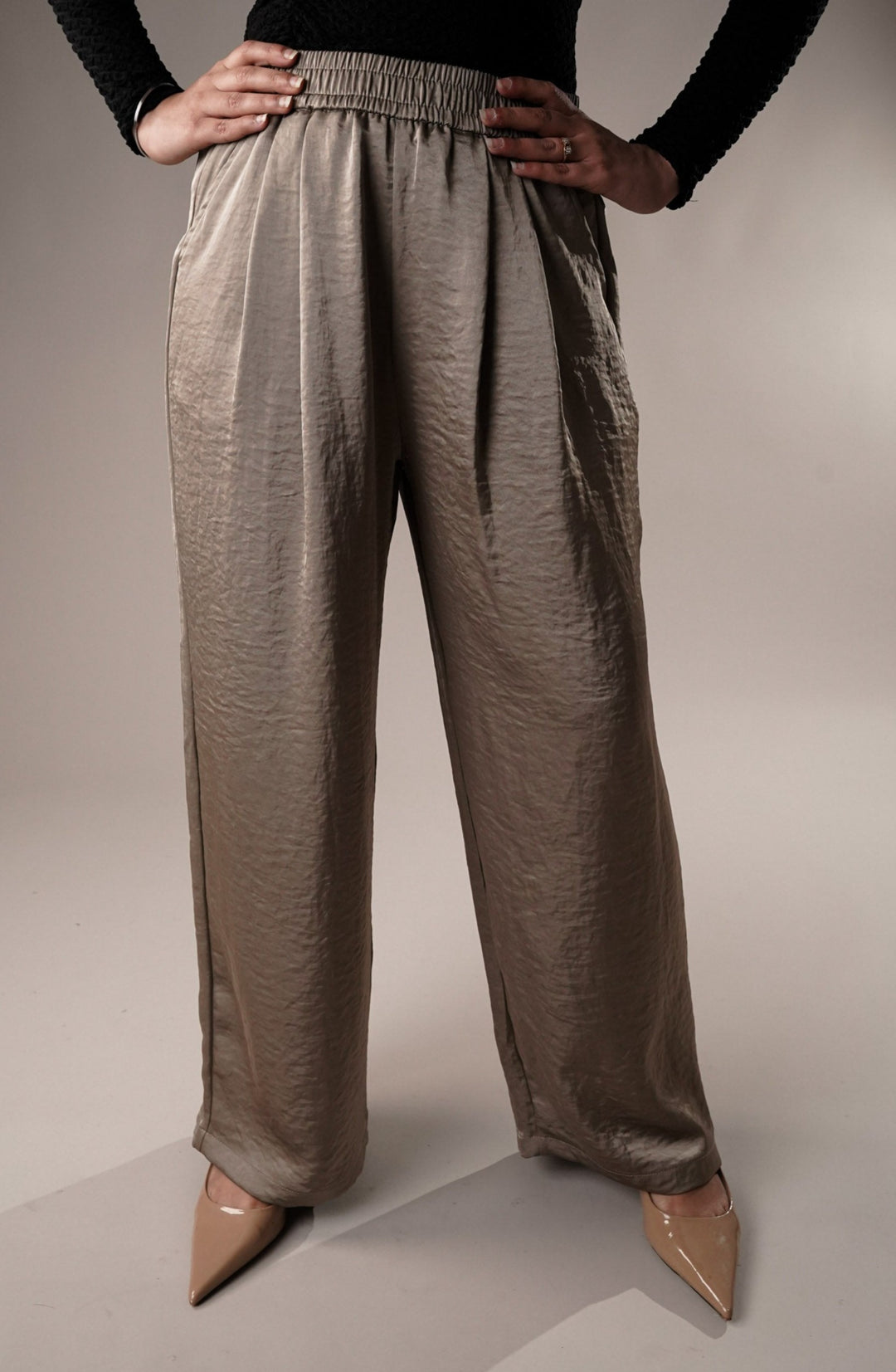 Elegant wide leg satin trousers for work attire
