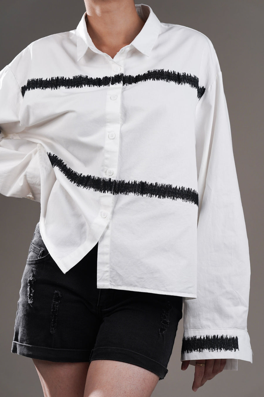 Streetwear for Women: Casual & Chic Apparel by NoLabels - Nolabels