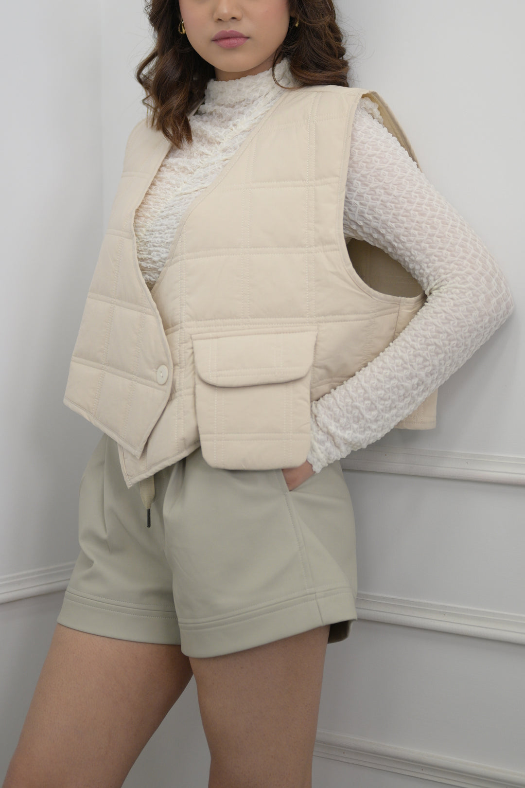 Sleeveless quilted vest for women