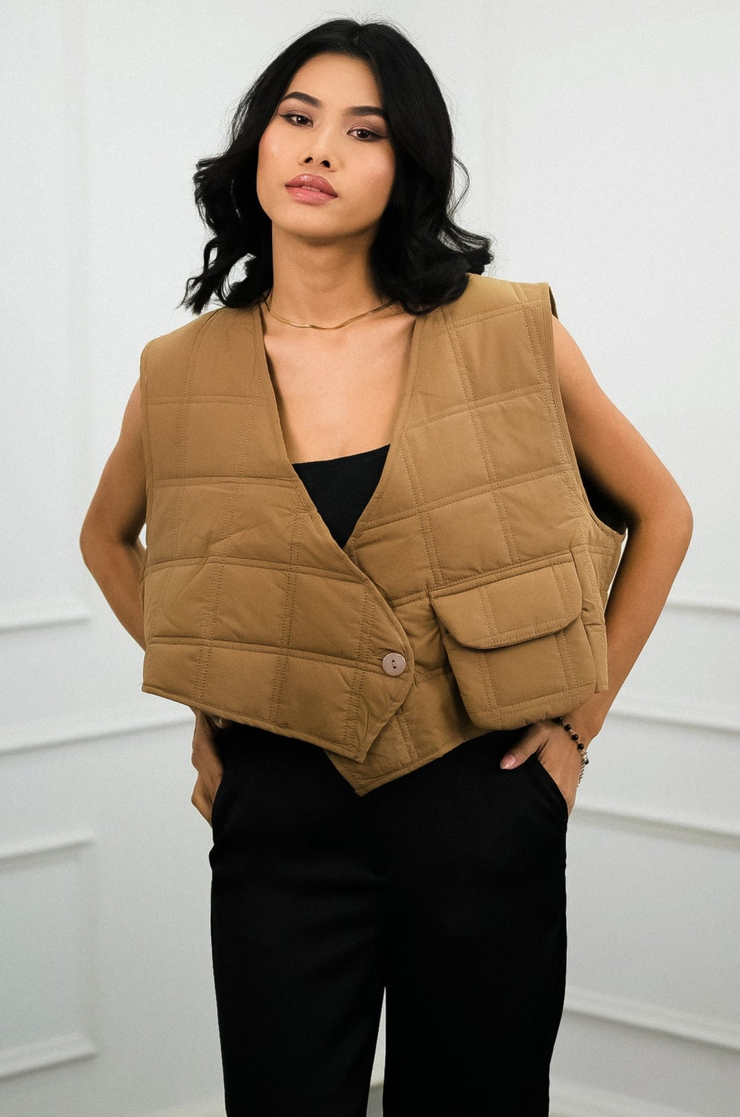 Button closure vest in cotton polyester blend