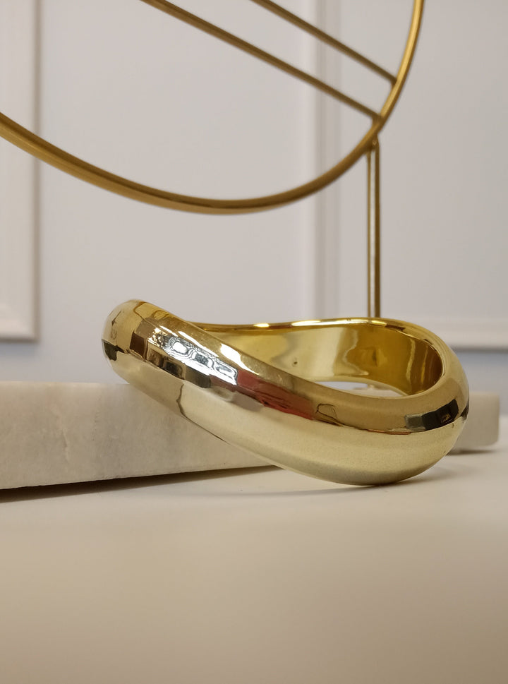 Polished Golden Wave Bracelet