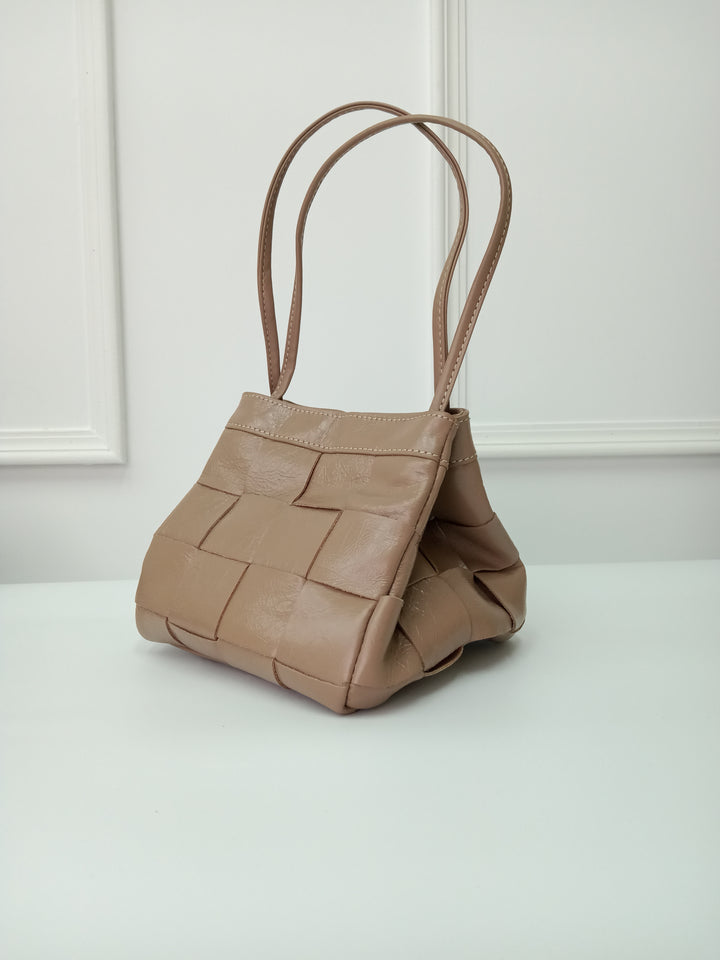 Creamy Luxe Bucket Bag with Sling