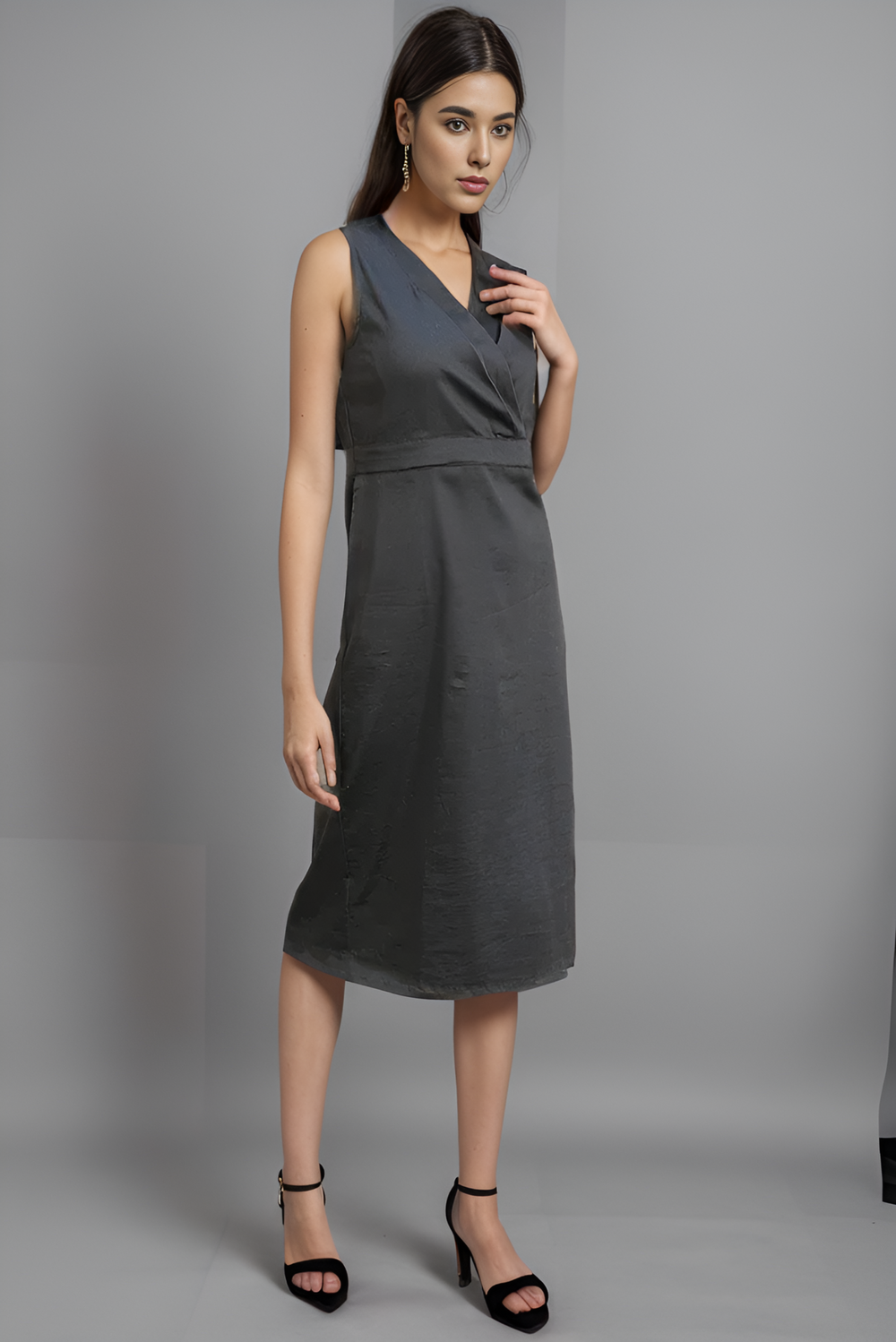 Comfortable Sleeveless Grey Dress with Regular Fit