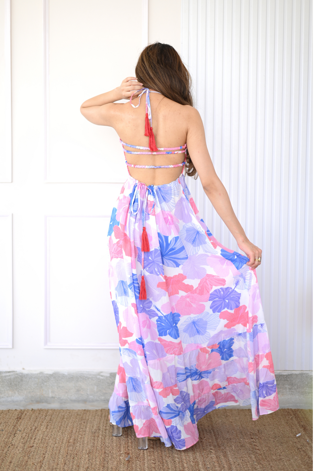 Floral print backless maxi dress for beach vacations