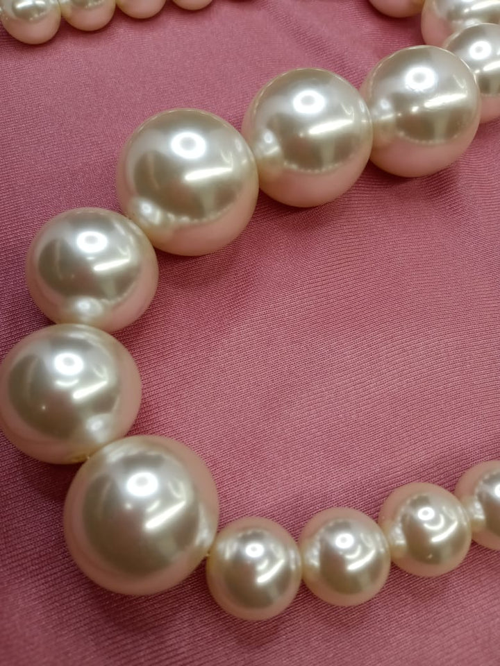 Divine Pearl Necklace With Earrings