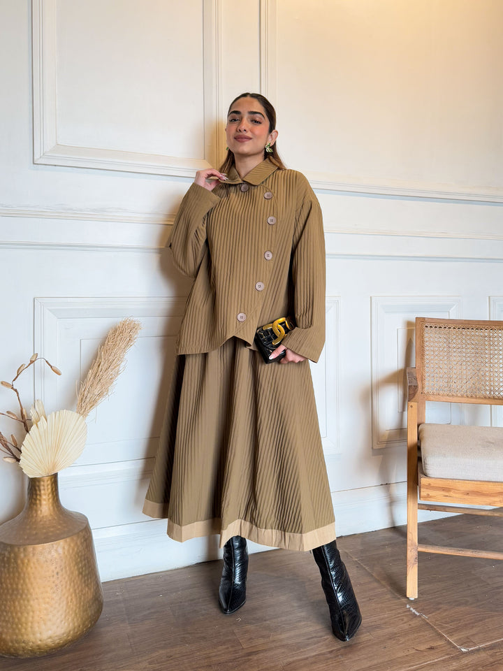 stylish Oversized beige outfit for women