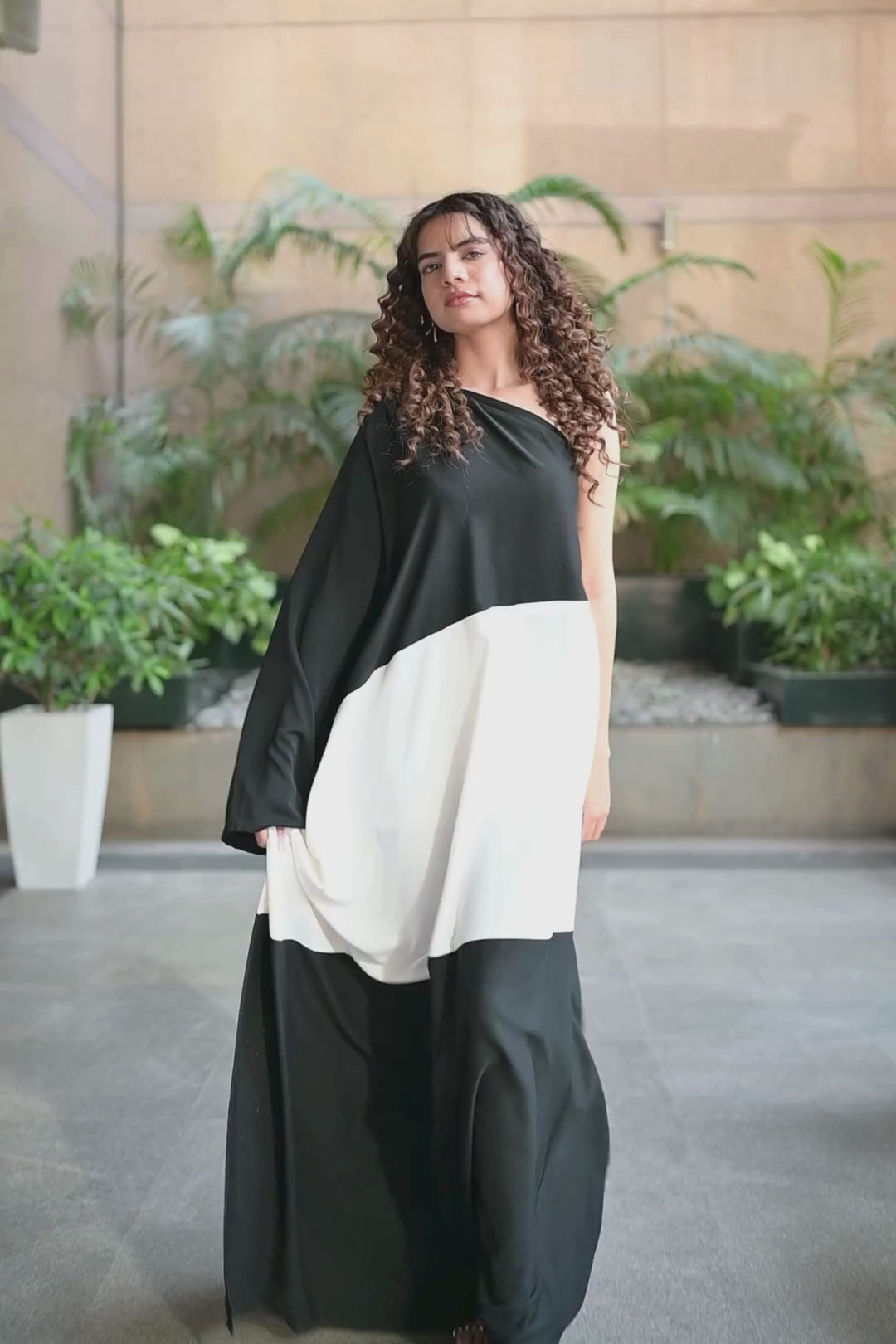 Exclusive one-shoulder kaftan dress for evening wear