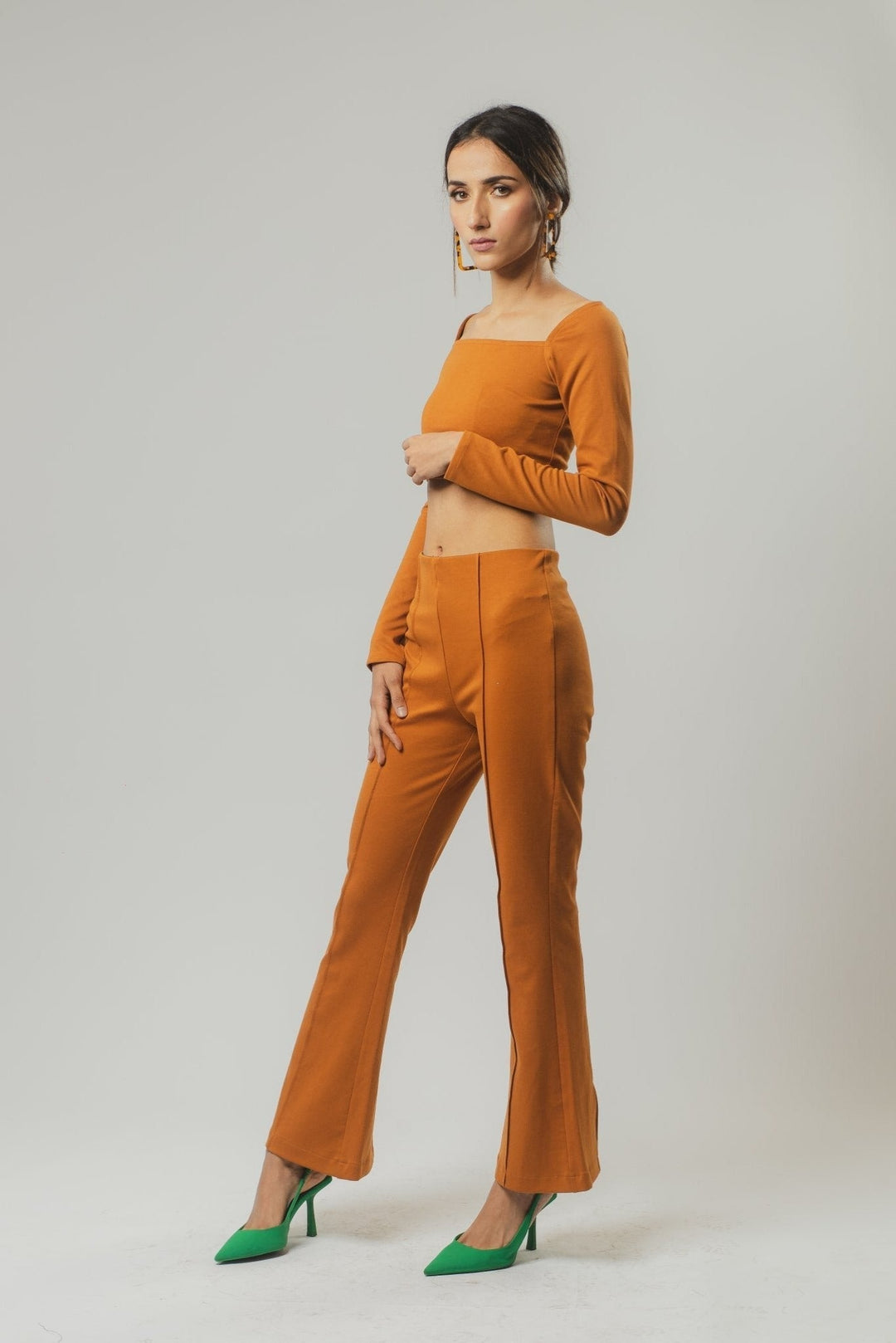 Women's ribbed crop top and high-waisted pants